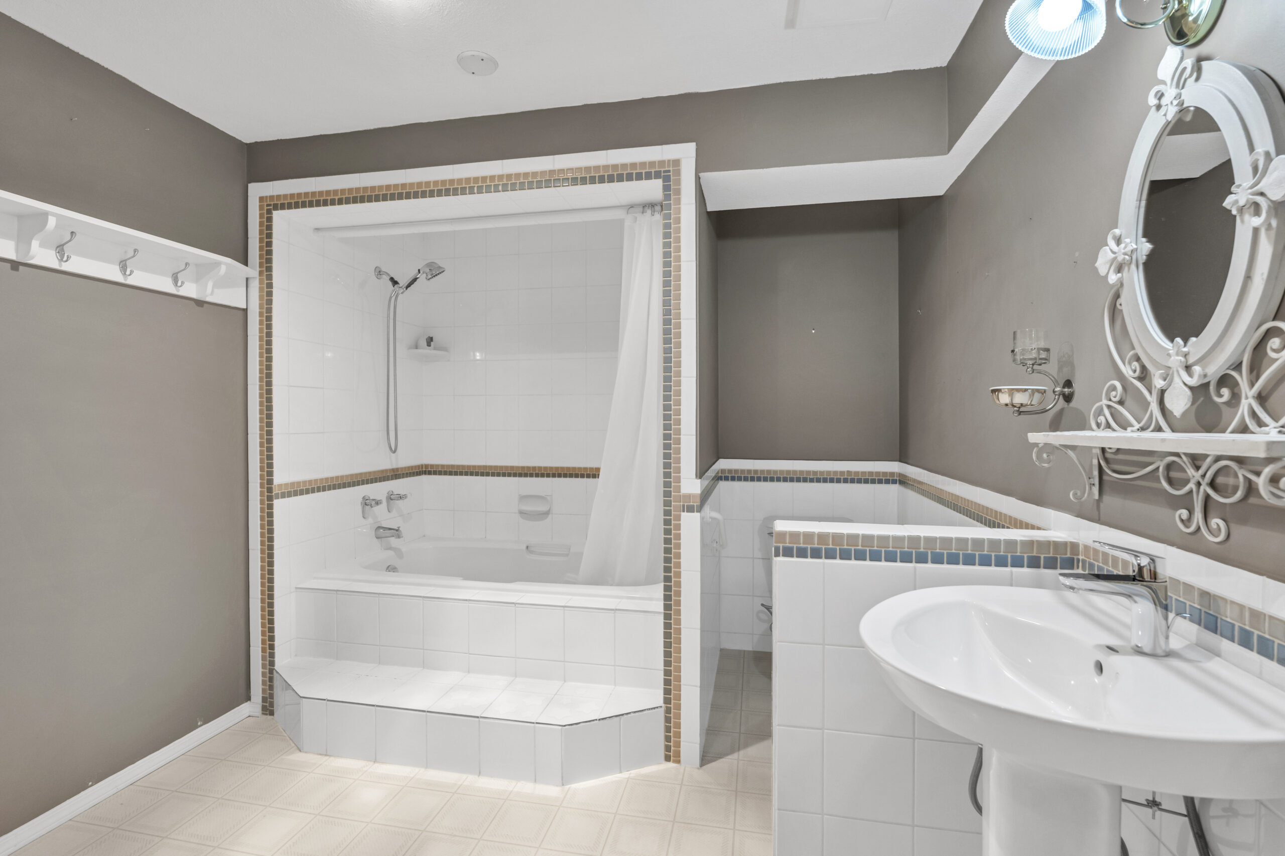 198 Westview Drive Penticton V2A 7Y7