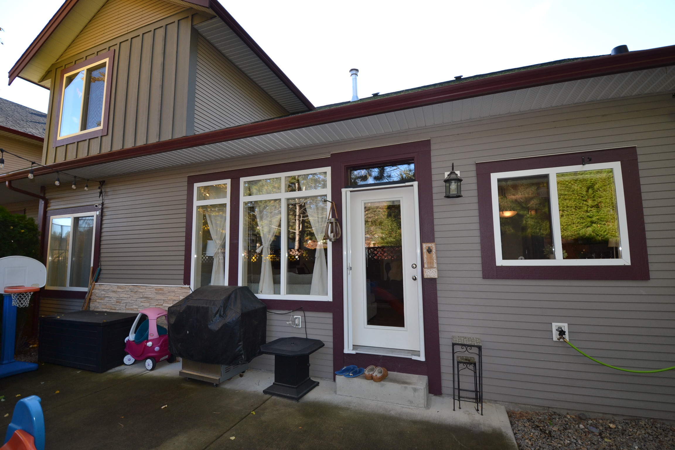 1450  Rose Meadow Drive 10 West Kelowna V1Z 4A4