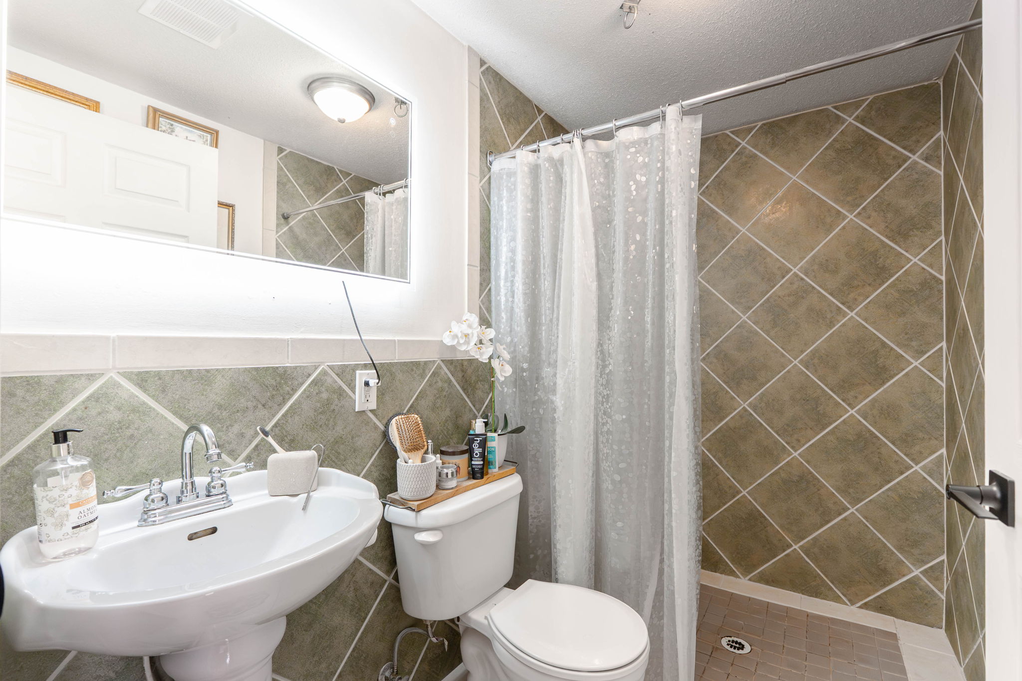 634 Latimer Avenue Penticton V2A 5R6