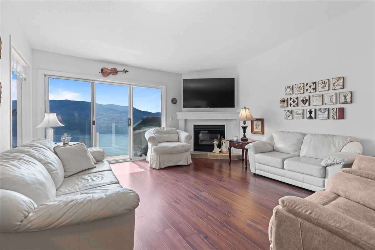 4470 Ponderosa Drive 201 Peachland V0H 1X5