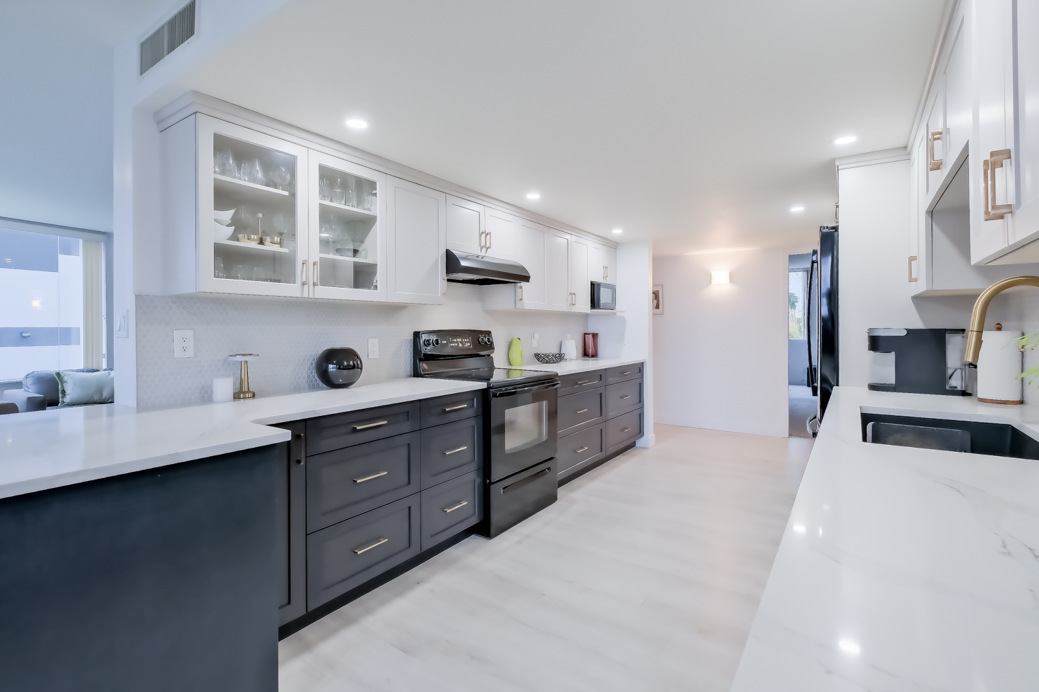 86 Lakeshore Drive  104 Penticton V2A 1B5