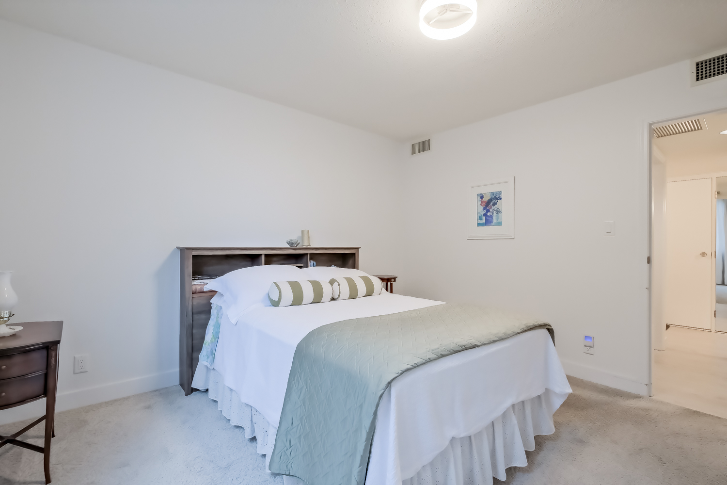 86 Lakeshore Drive  104 Penticton V2A 1B5