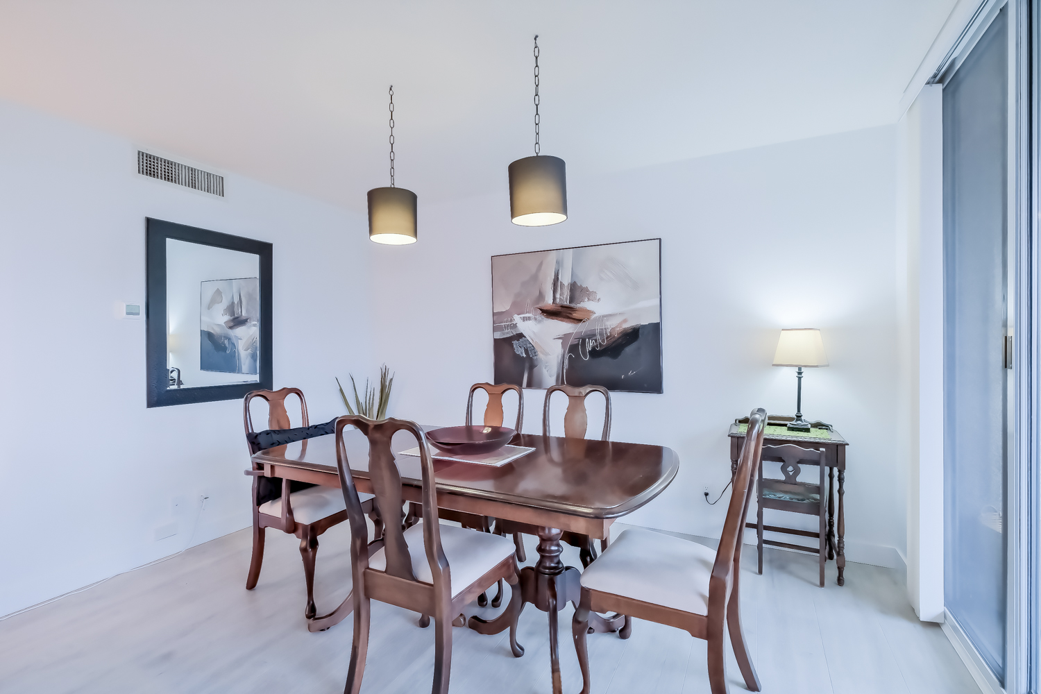 86 Lakeshore Drive  104 Penticton V2A 1B5