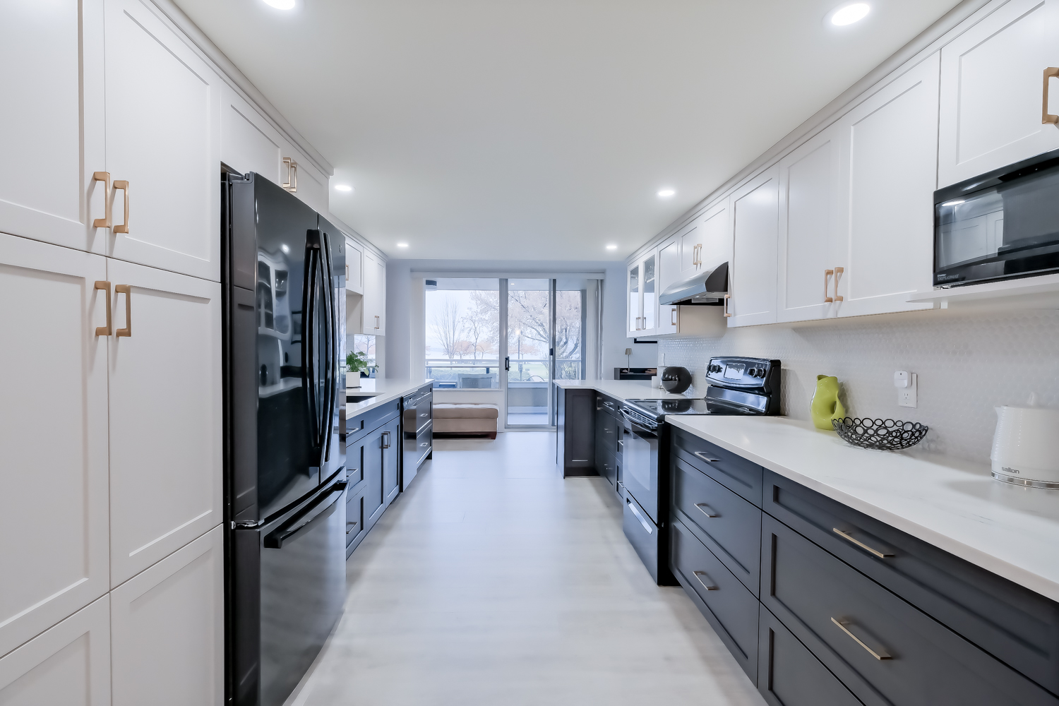 86 Lakeshore Drive  104 Penticton V2A 1B5