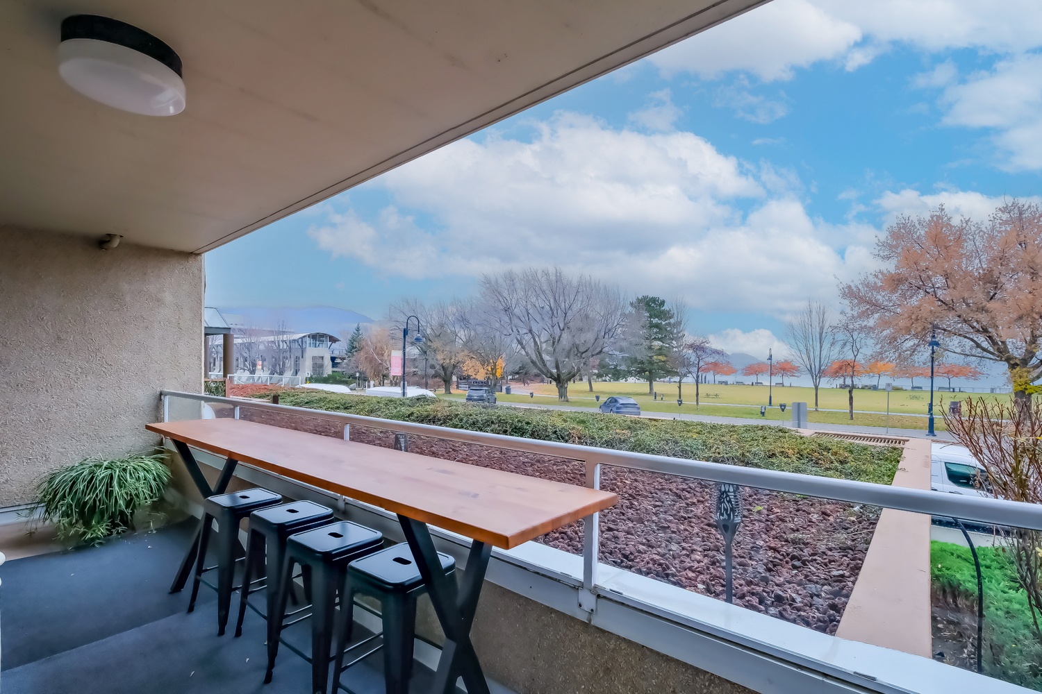 86 Lakeshore Drive  104 Penticton V2A 1B5