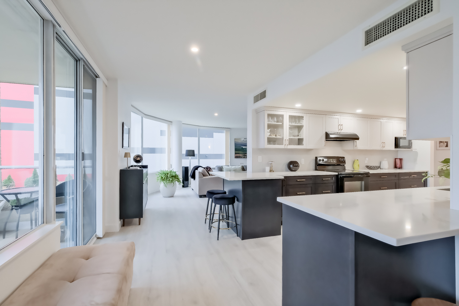 86 Lakeshore Drive  104 Penticton V2A 1B5