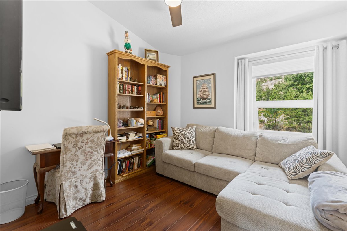 4470 Ponderosa Drive 201 Peachland V0H 1X5