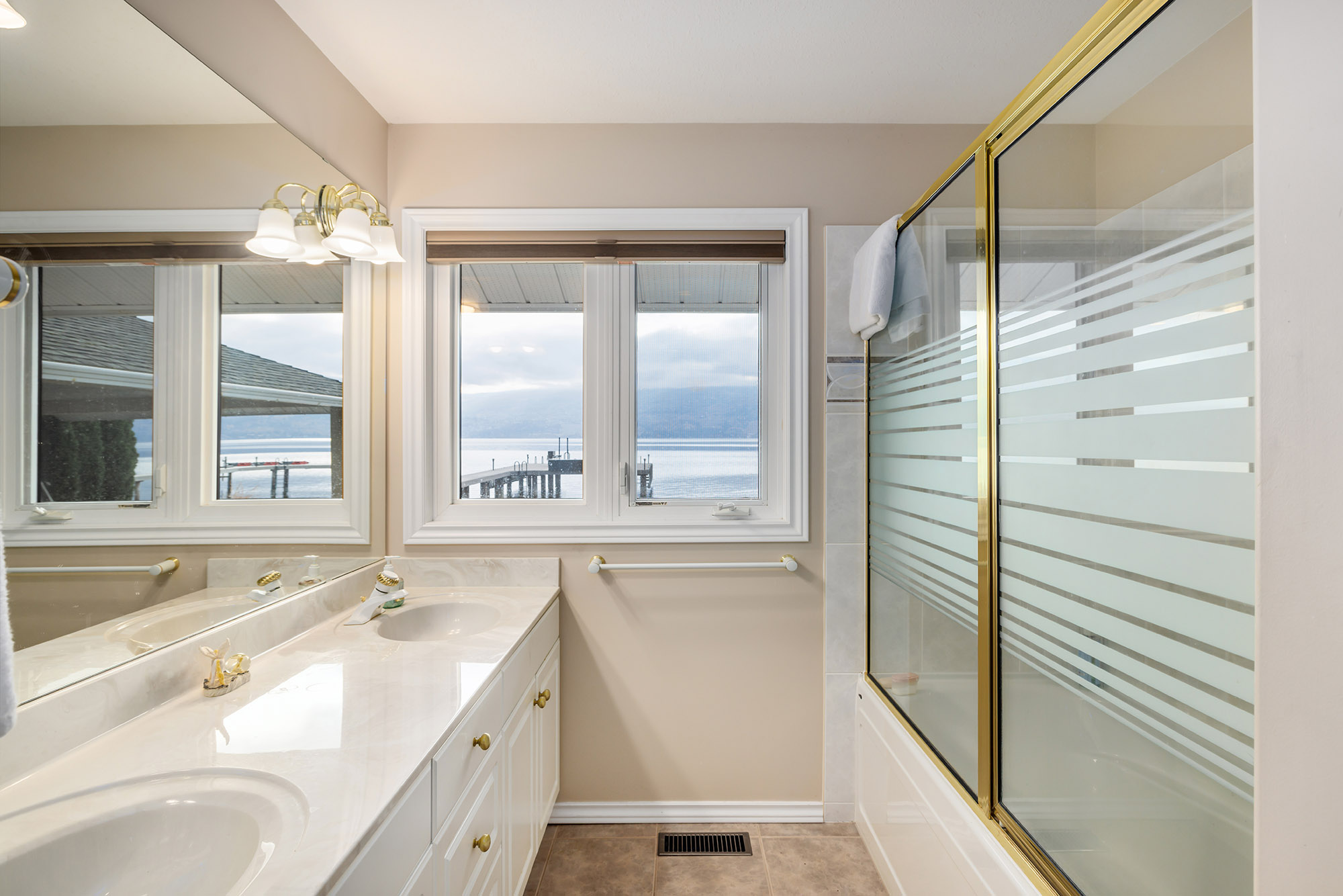 1625 Pritchard Drive West Kelowna V4T 1X3