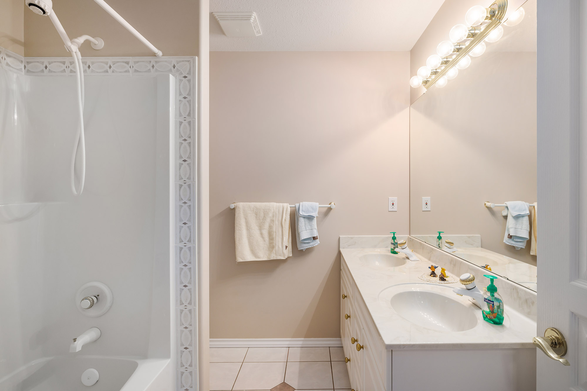 1625 Pritchard Drive West Kelowna V4T 1X3