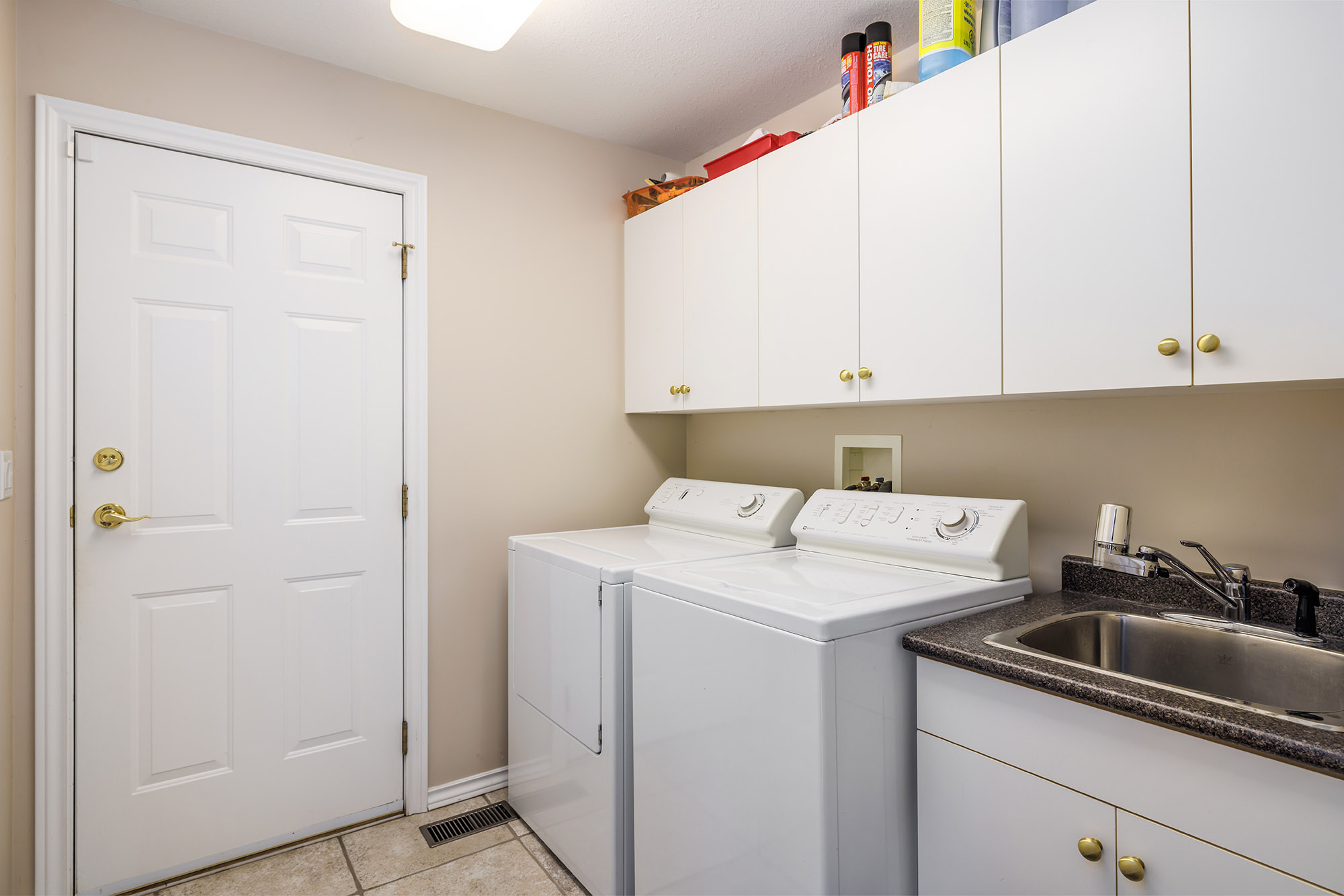 1625 Pritchard Drive West Kelowna V4T 1X3