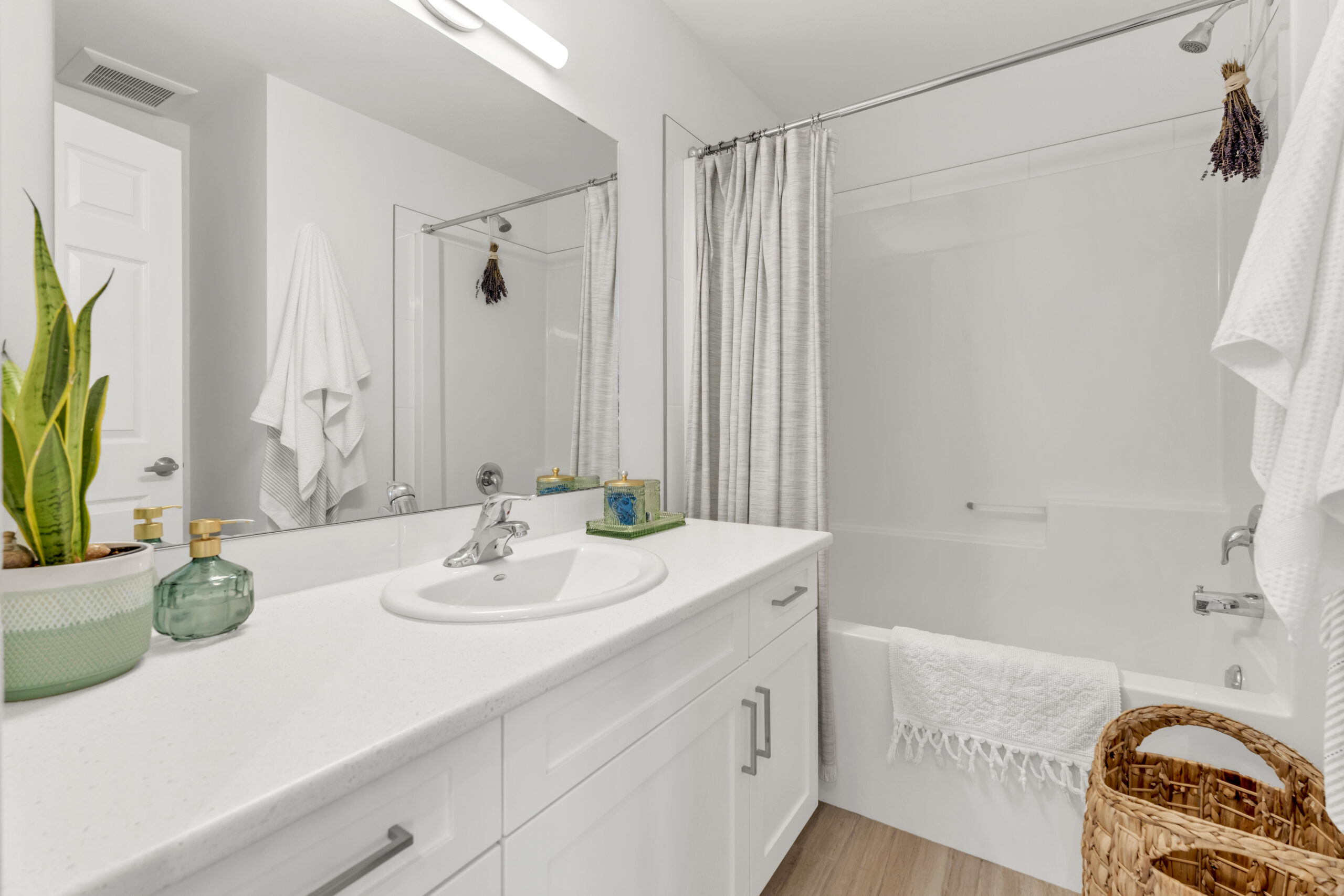 3362 Skaha Lake Road 401 Penticton V2A 6G4