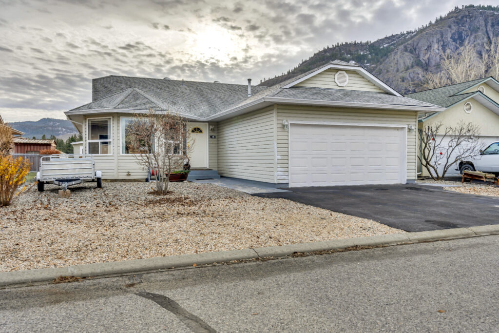 1840 Oliver Ranch Road 15 Okanagan Falls V0H 1R0