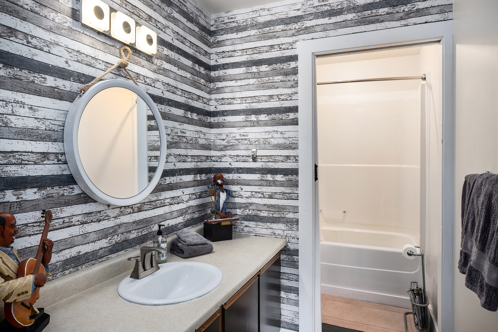 2172 Michelle Crescent West Kelowna V1Z 3B6