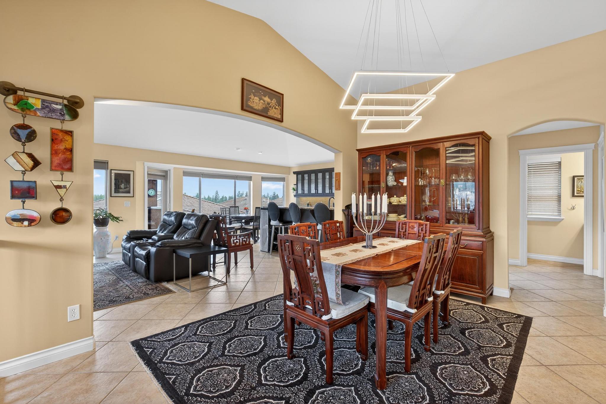 2455 Quail Ridge Boulevard 201 Kelowna V1V 2S8