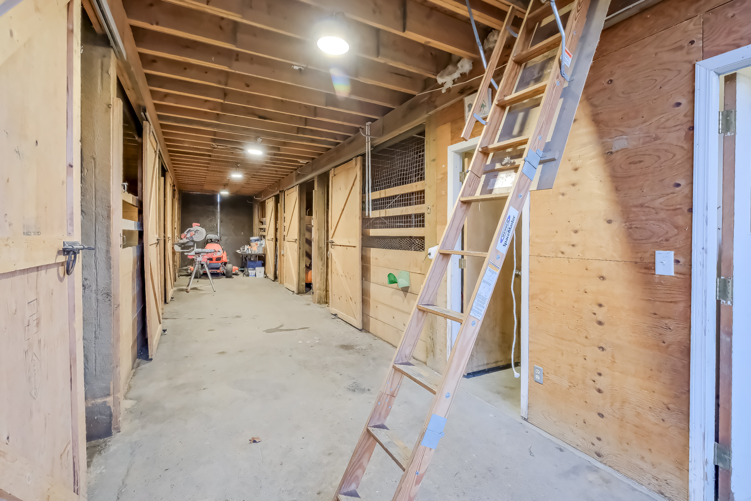 2241 Rojem Road Kelowna V1V 2G3