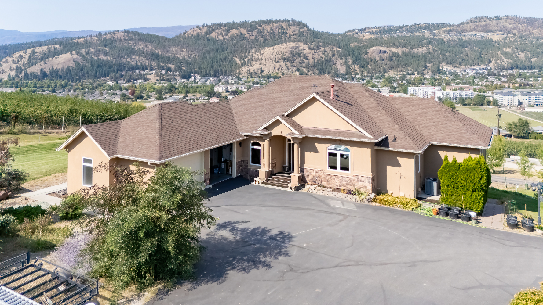 2241 Rojem Road Kelowna V1V 2G3