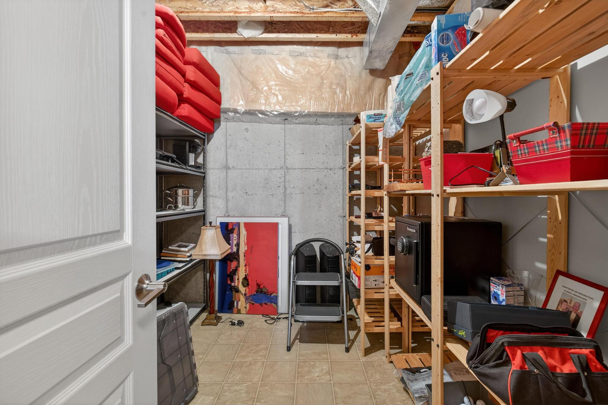 2455 Quail Ridge Boulevard 201 Kelowna V1V 2S8