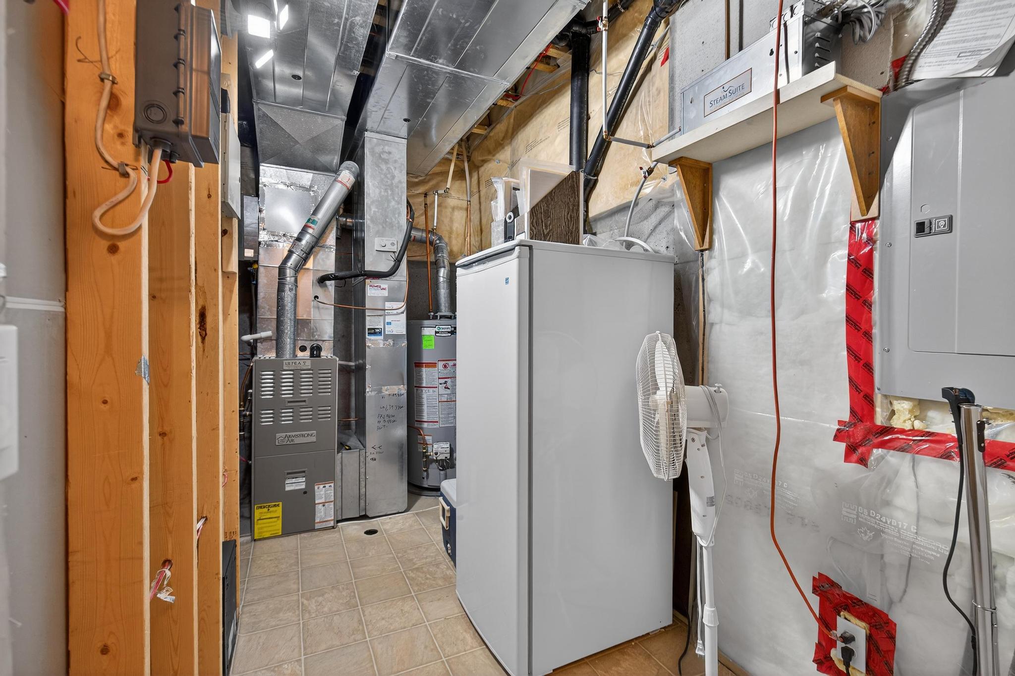 2455 Quail Ridge Boulevard 201 Kelowna V1V 2S8