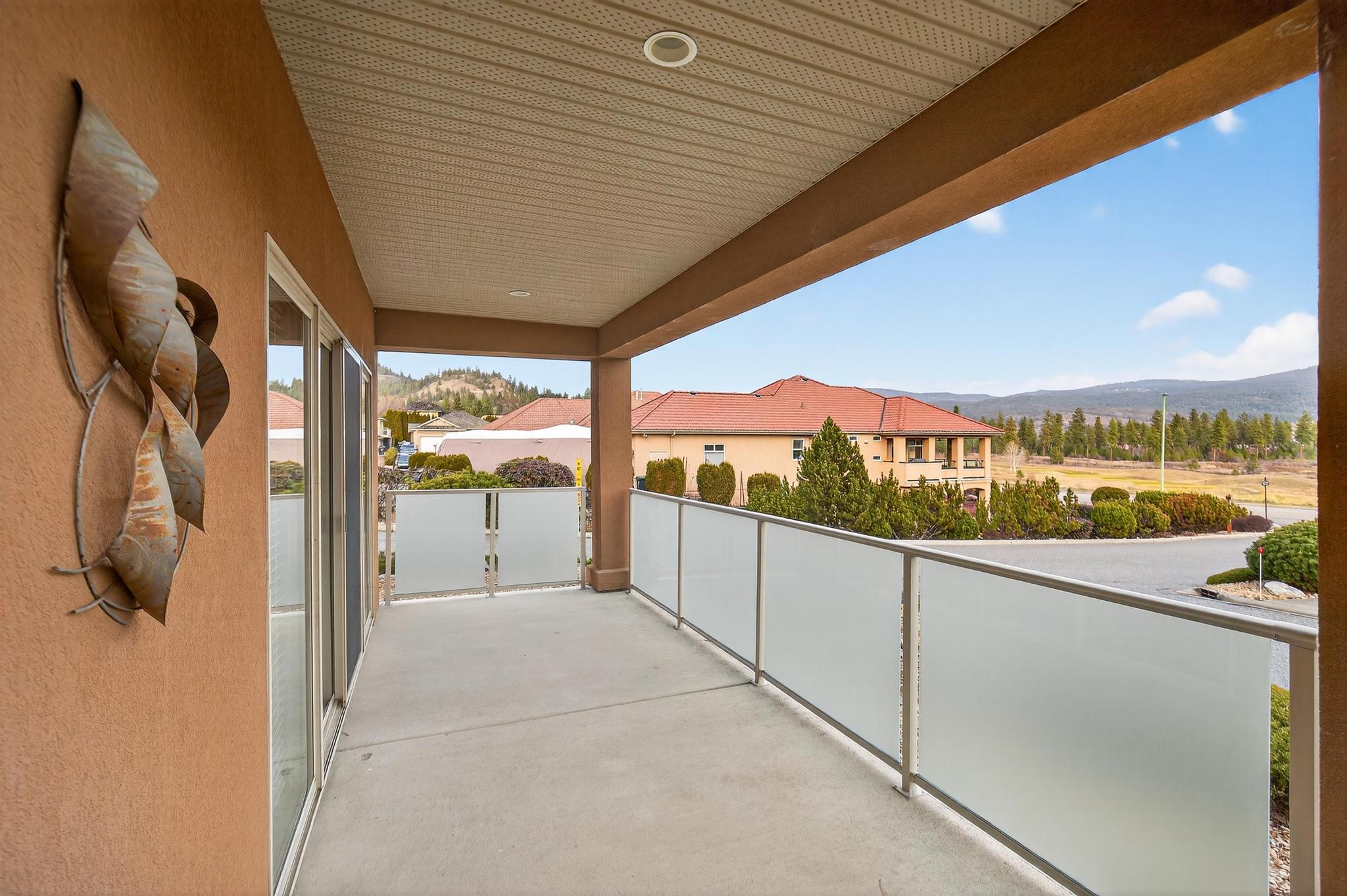 2455 Quail Ridge Boulevard 201 Kelowna V1V 2S8