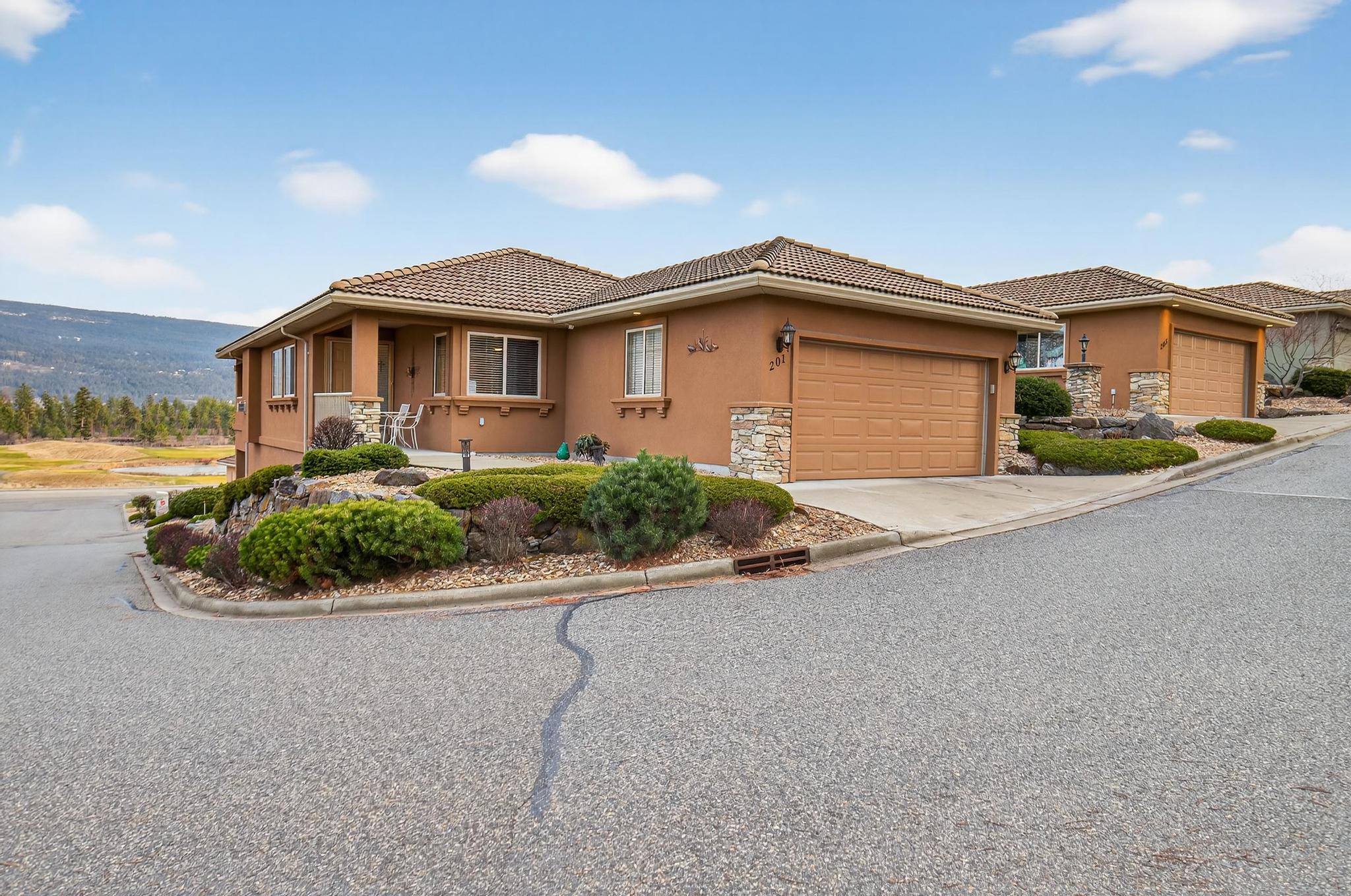 2455 Quail Ridge Boulevard 201 Kelowna V1V 2S8