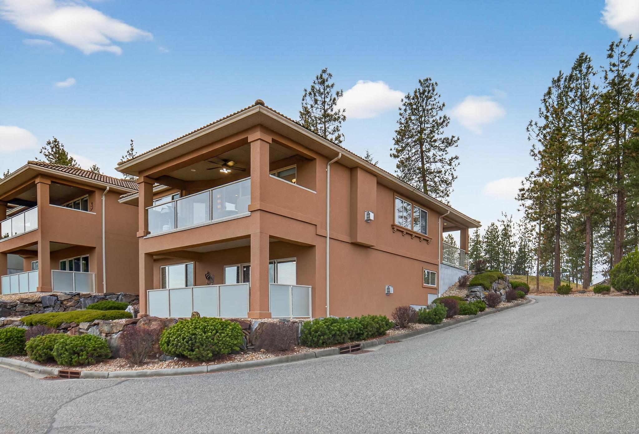 2455 Quail Ridge Boulevard 201 Kelowna V1V 2S8