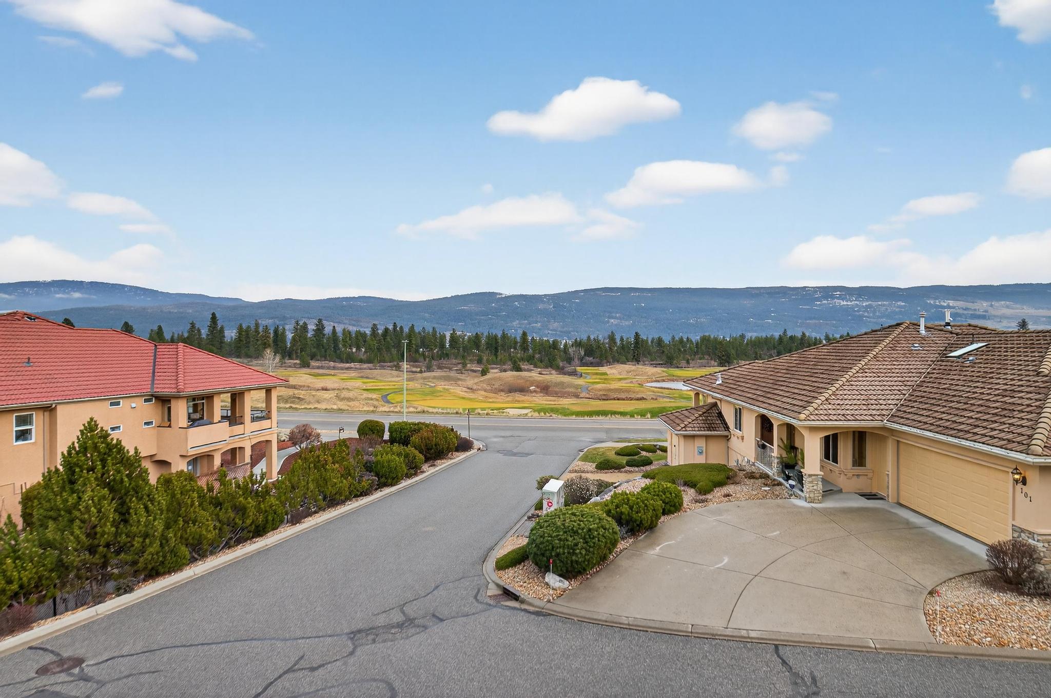 2455 Quail Ridge Boulevard 201 Kelowna V1V 2S8