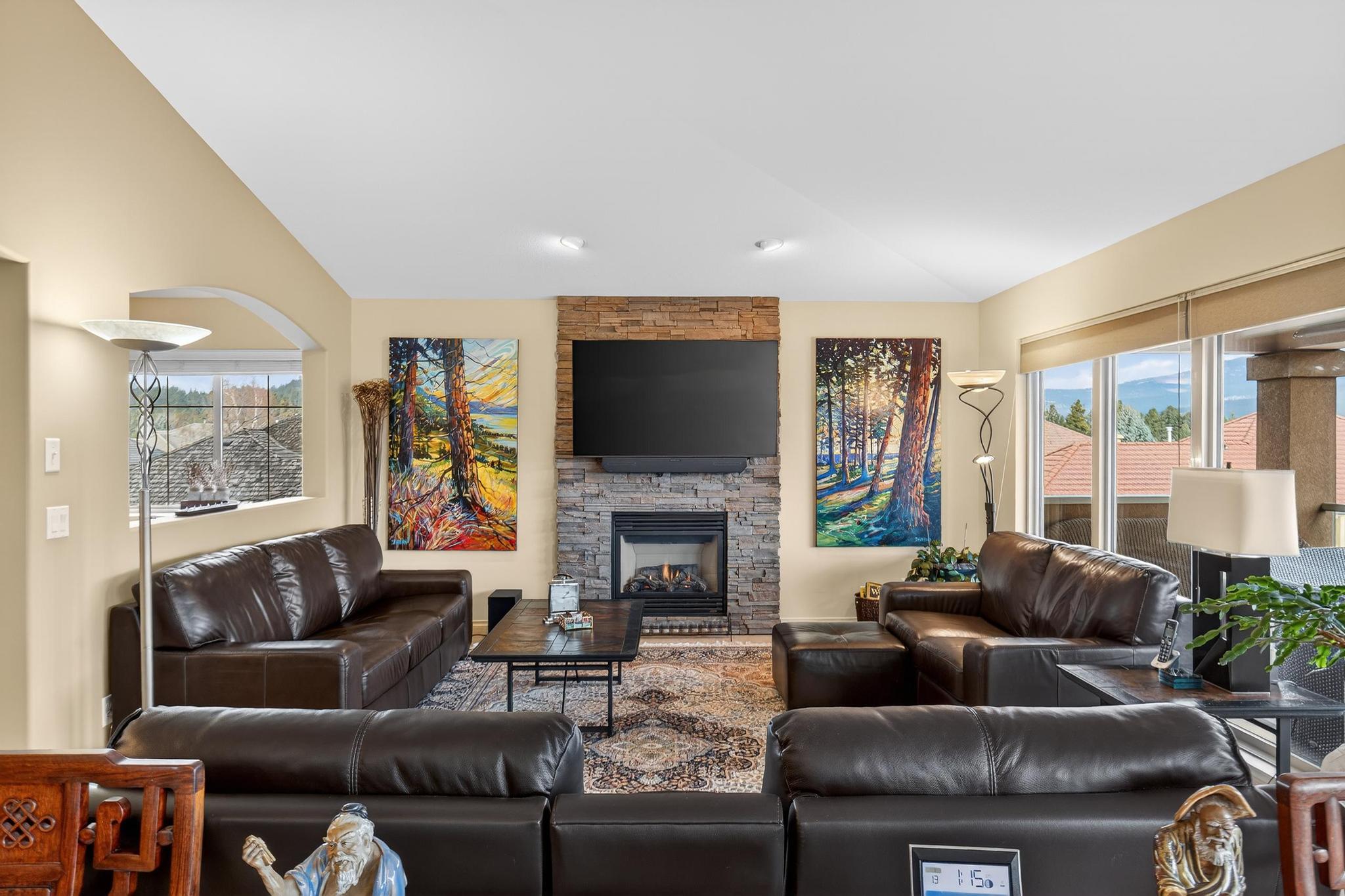 2455 Quail Ridge Boulevard 201 Kelowna V1V 2S8