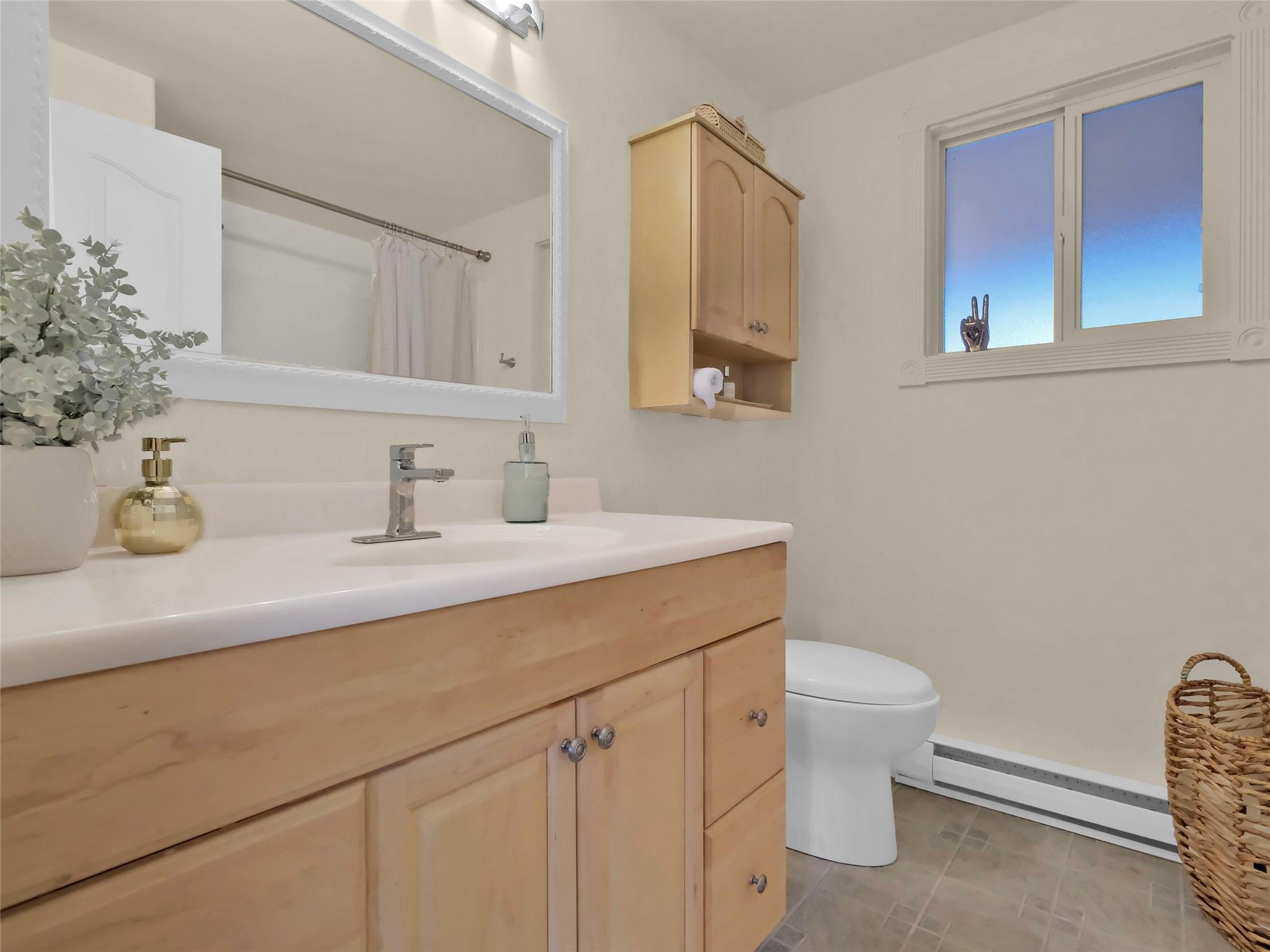 9801/9809 Gould Avenue Summerland V0H 1Z8