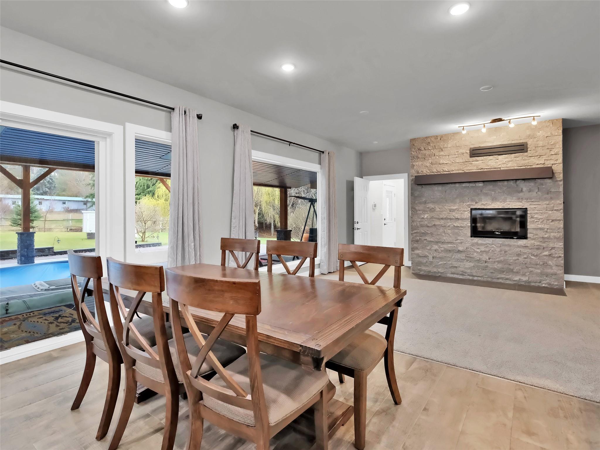 9801/9809 Gould Avenue Summerland V0H 1Z8