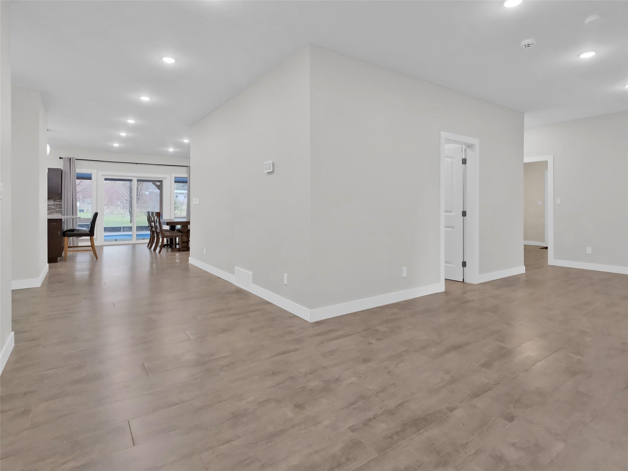 9801/9809 Gould Avenue Summerland V0H 1Z8