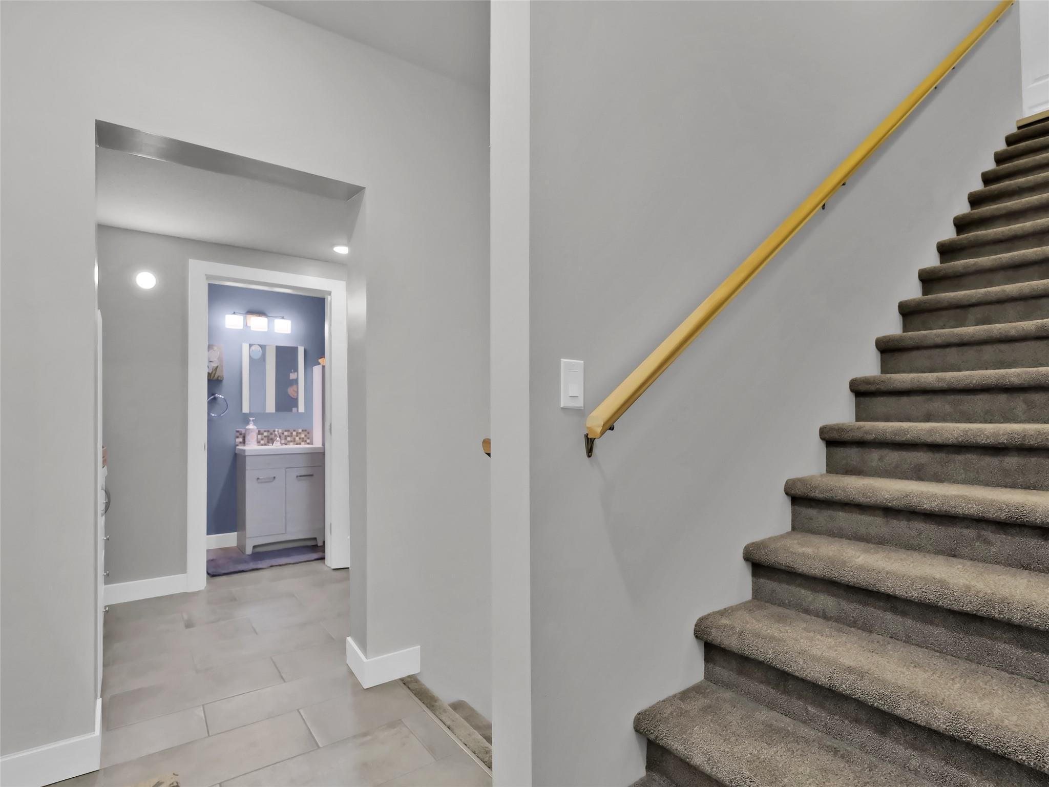 9801/9809 Gould Avenue Summerland V0H 1Z8