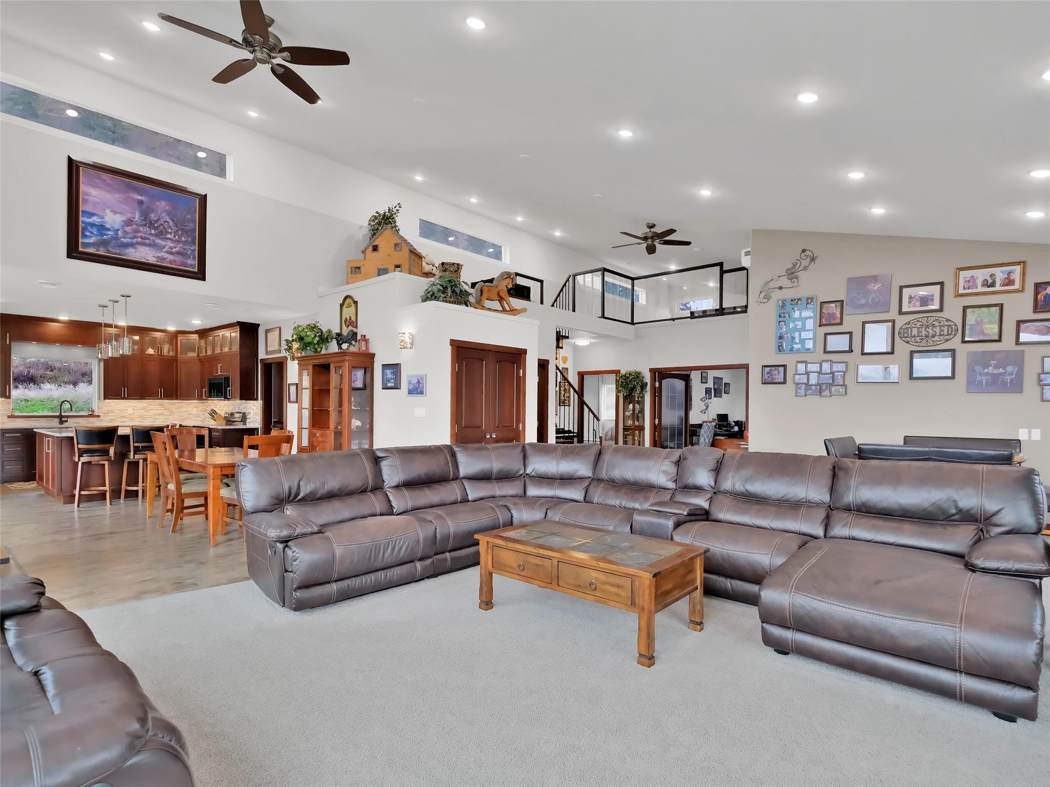 9801/9809 Gould Avenue Summerland V0H 1Z8