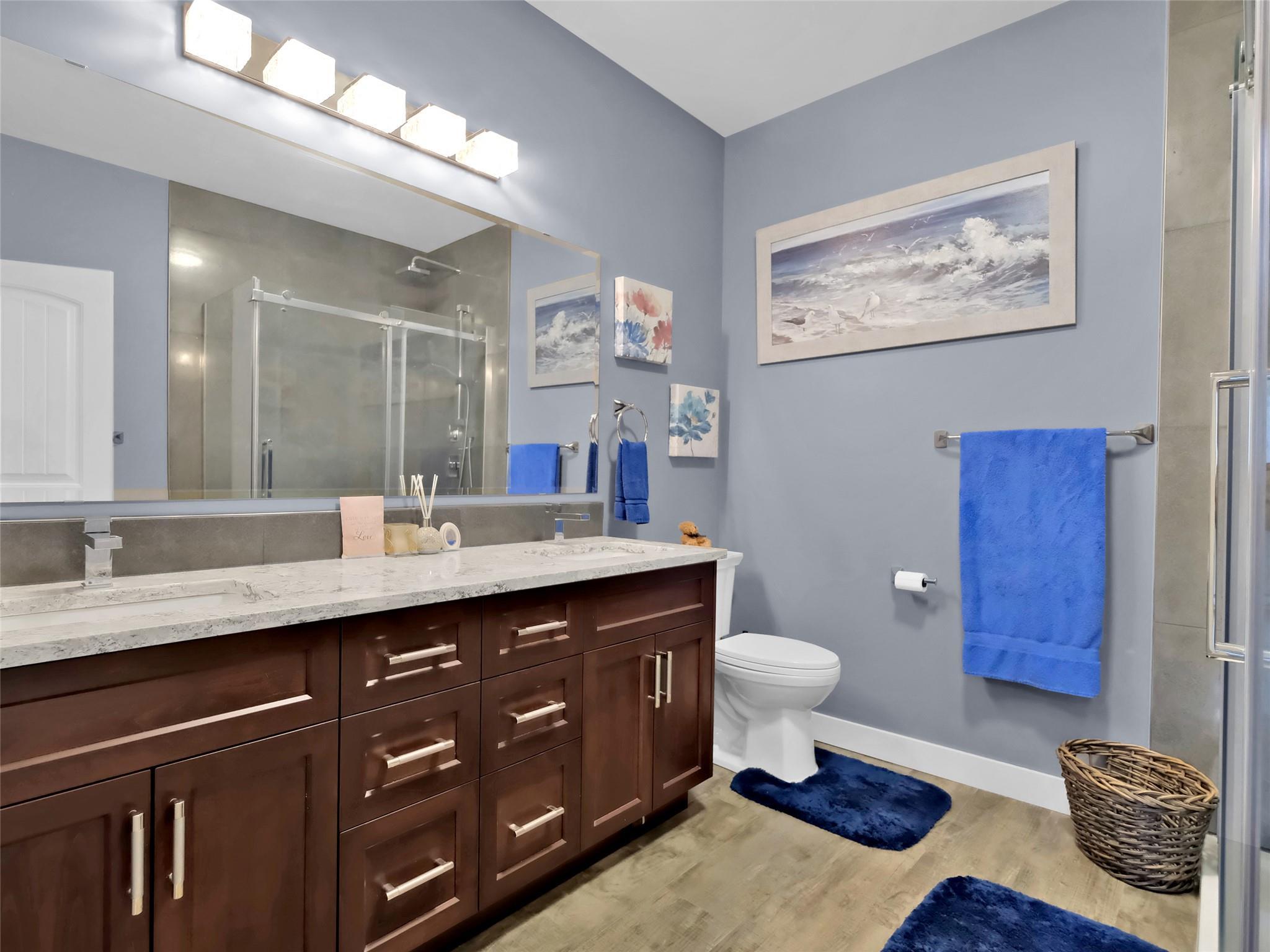 9801/9809 Gould Avenue Summerland V0H 1Z8