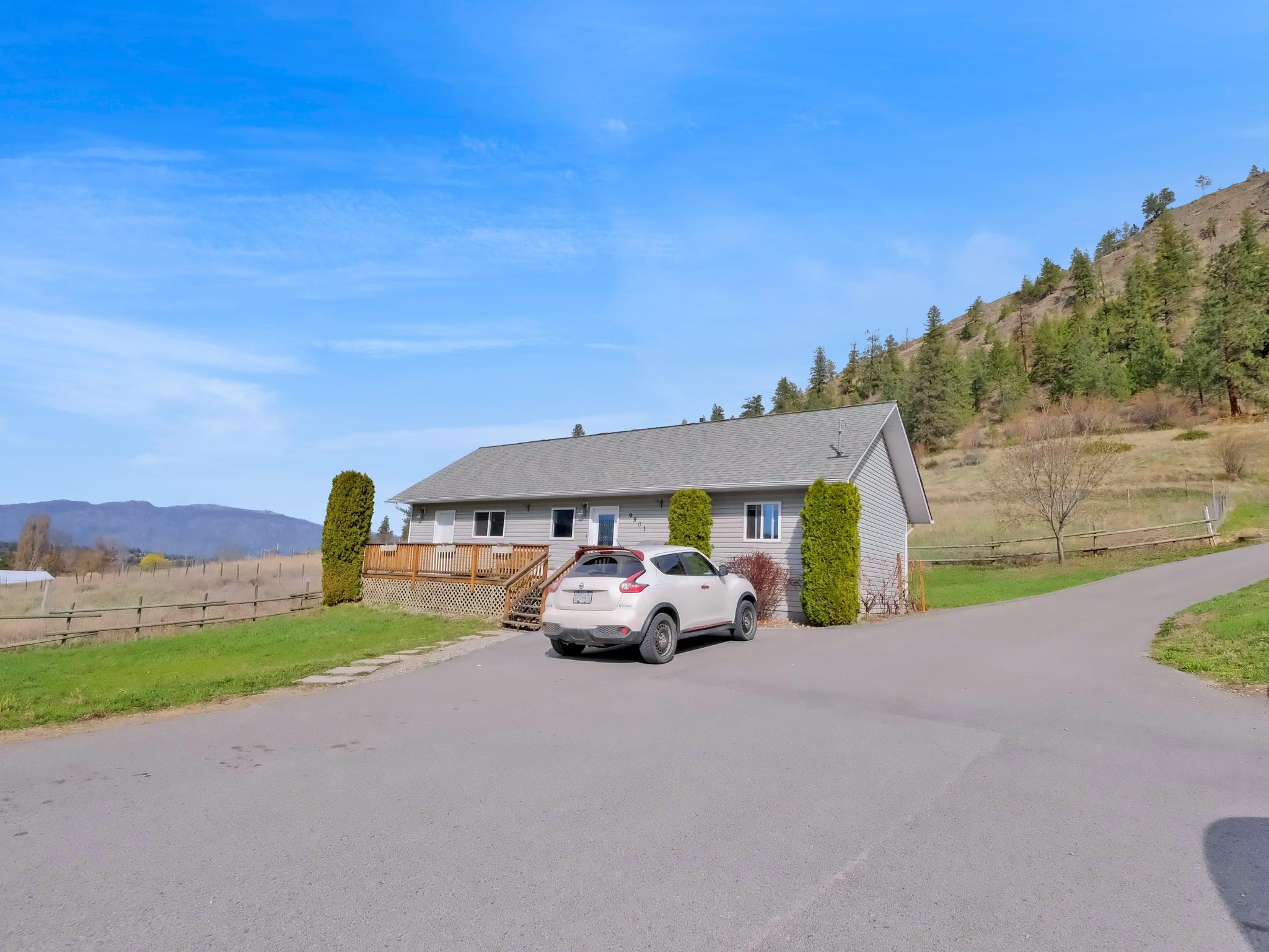 9801/9809 Gould Avenue Summerland V0H 1Z8