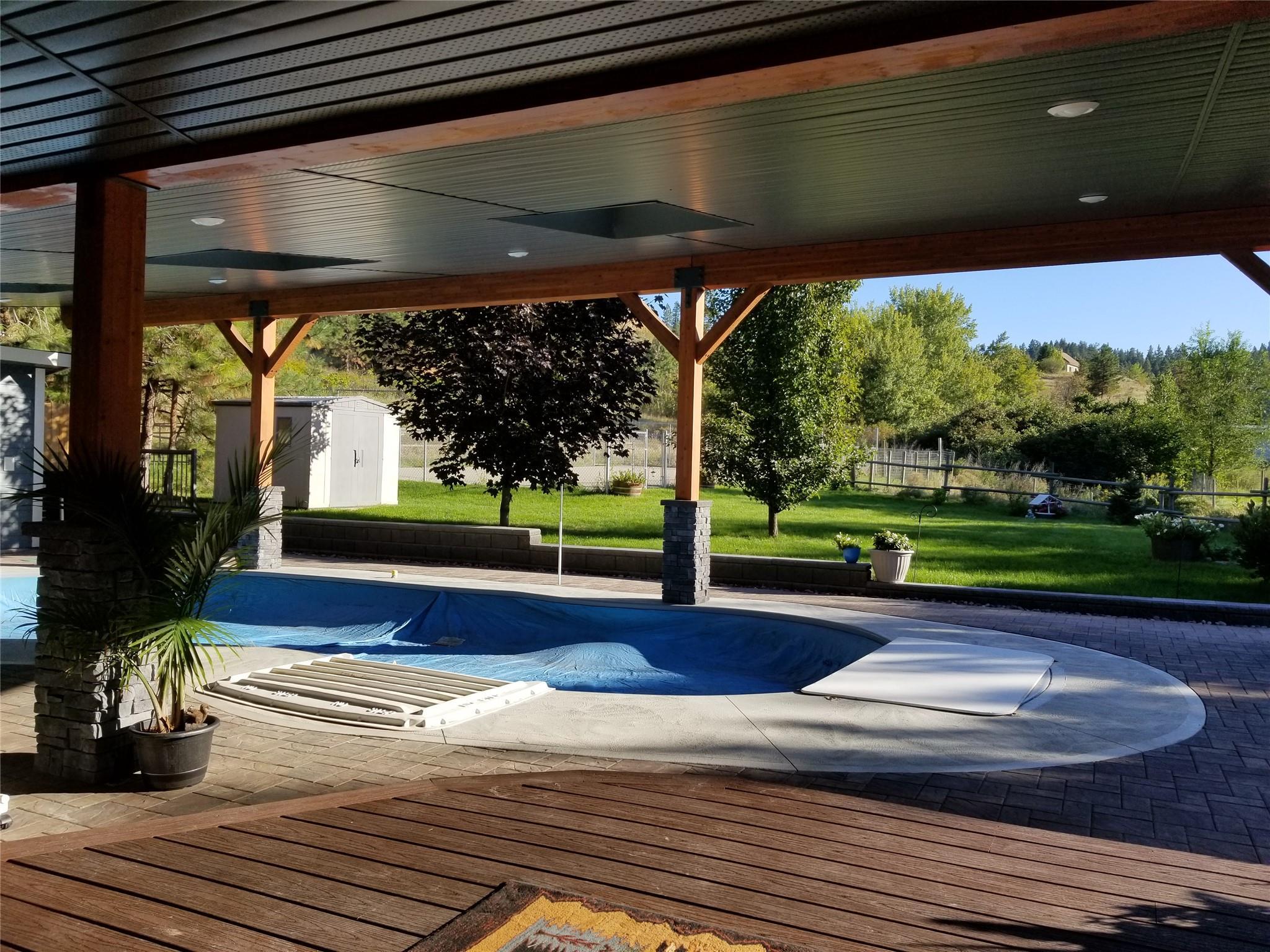 9801/9809 Gould Avenue Summerland V0H 1Z8