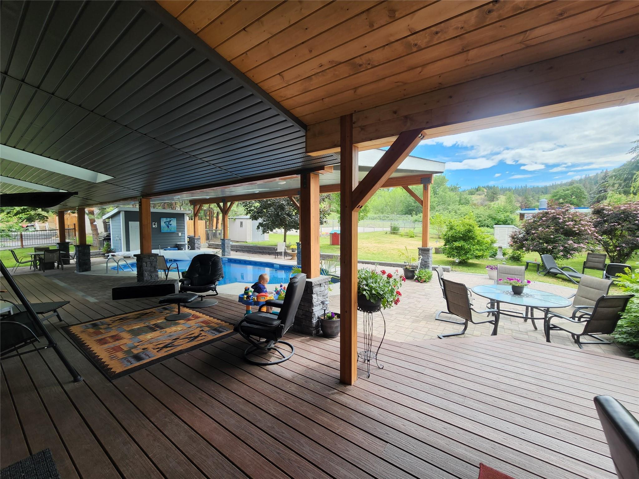 9801/9809 Gould Avenue Summerland V0H 1Z8