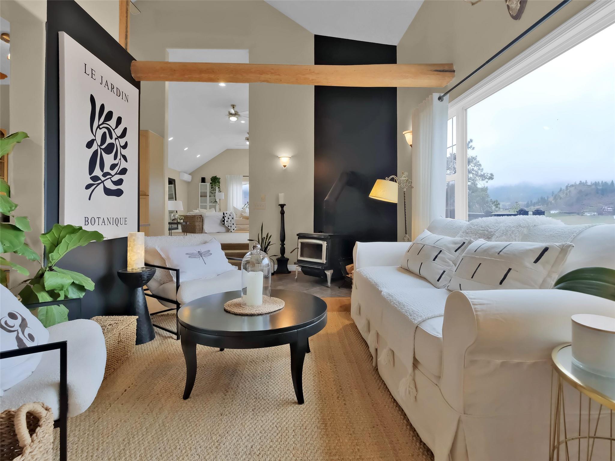 9801/9809 Gould Avenue Summerland V0H 1Z8