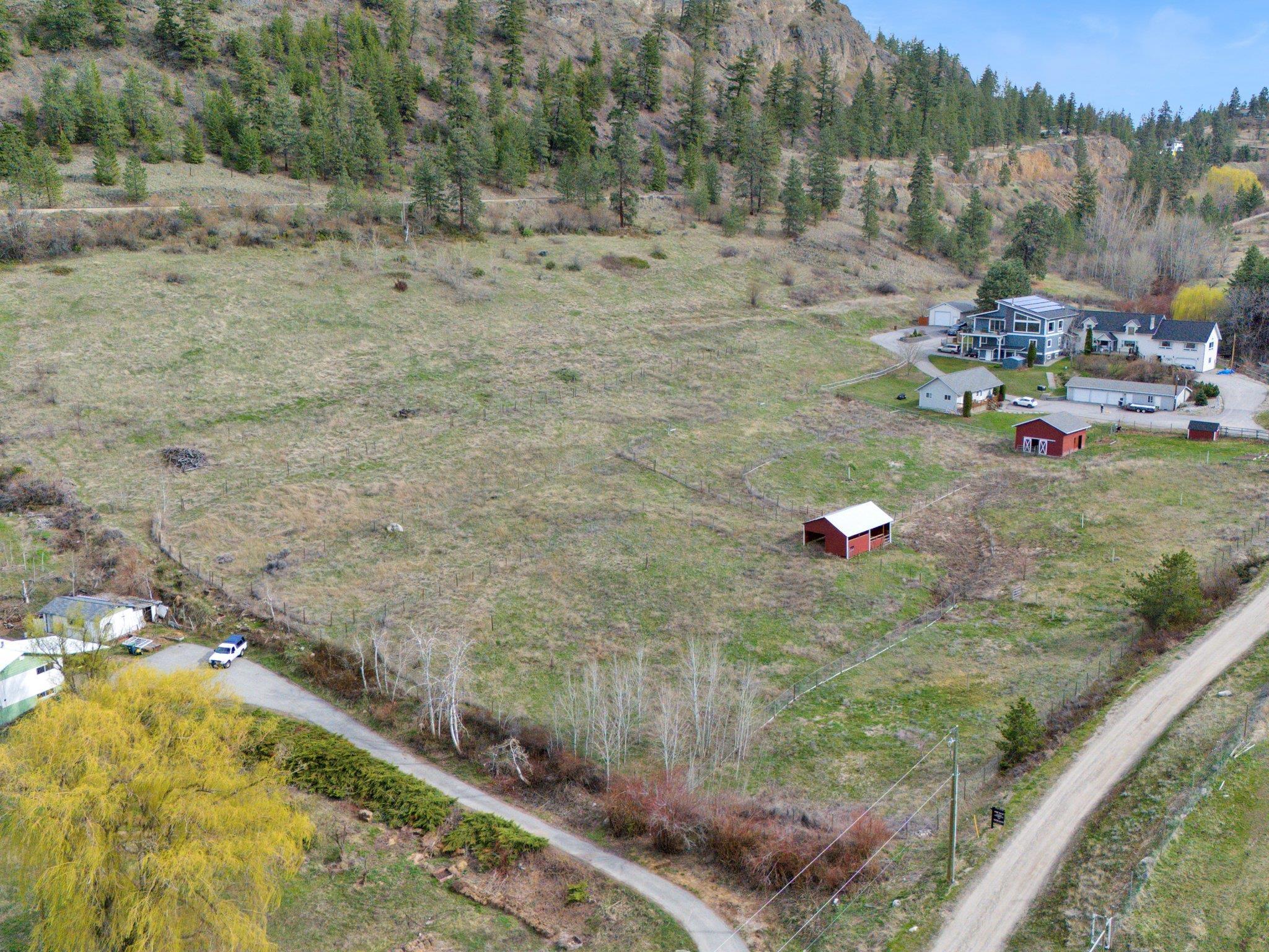 9801/9809 Gould Avenue Summerland V0H 1Z8