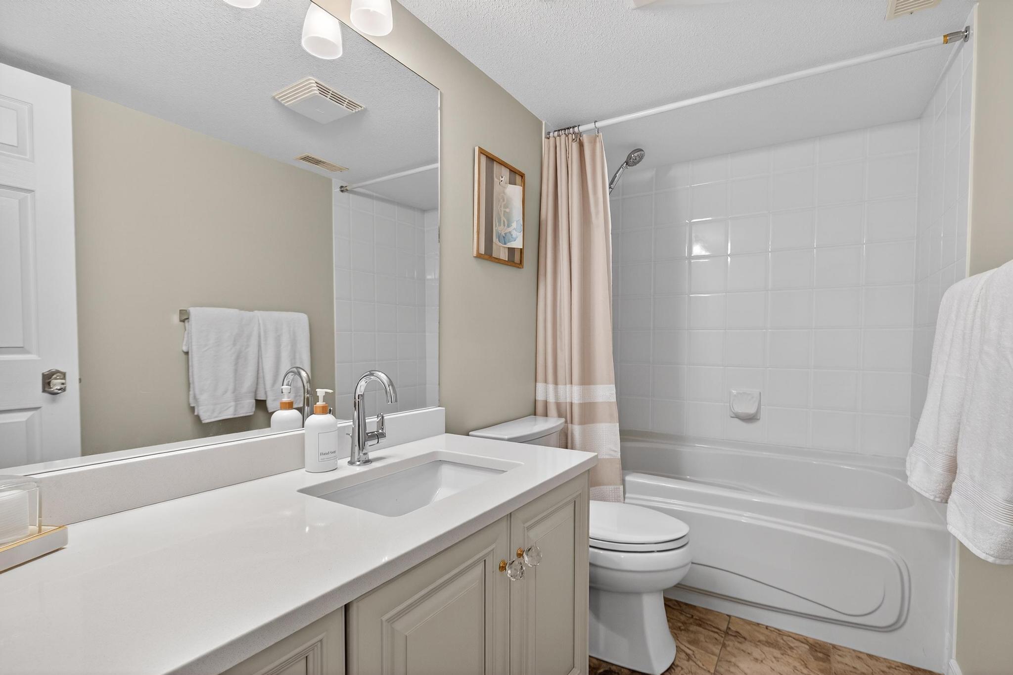 2314  Country Club Dr Kelowna V1V 2A6