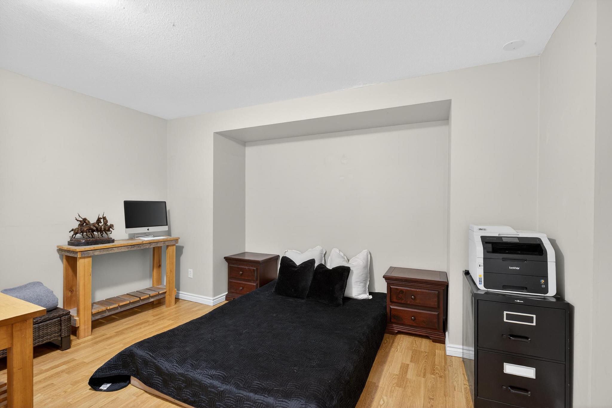 2314  Country Club Dr Kelowna V1V 2A6