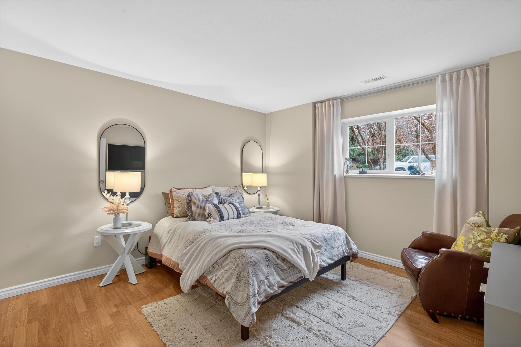 2314  Country Club Dr Kelowna V1V 2A6