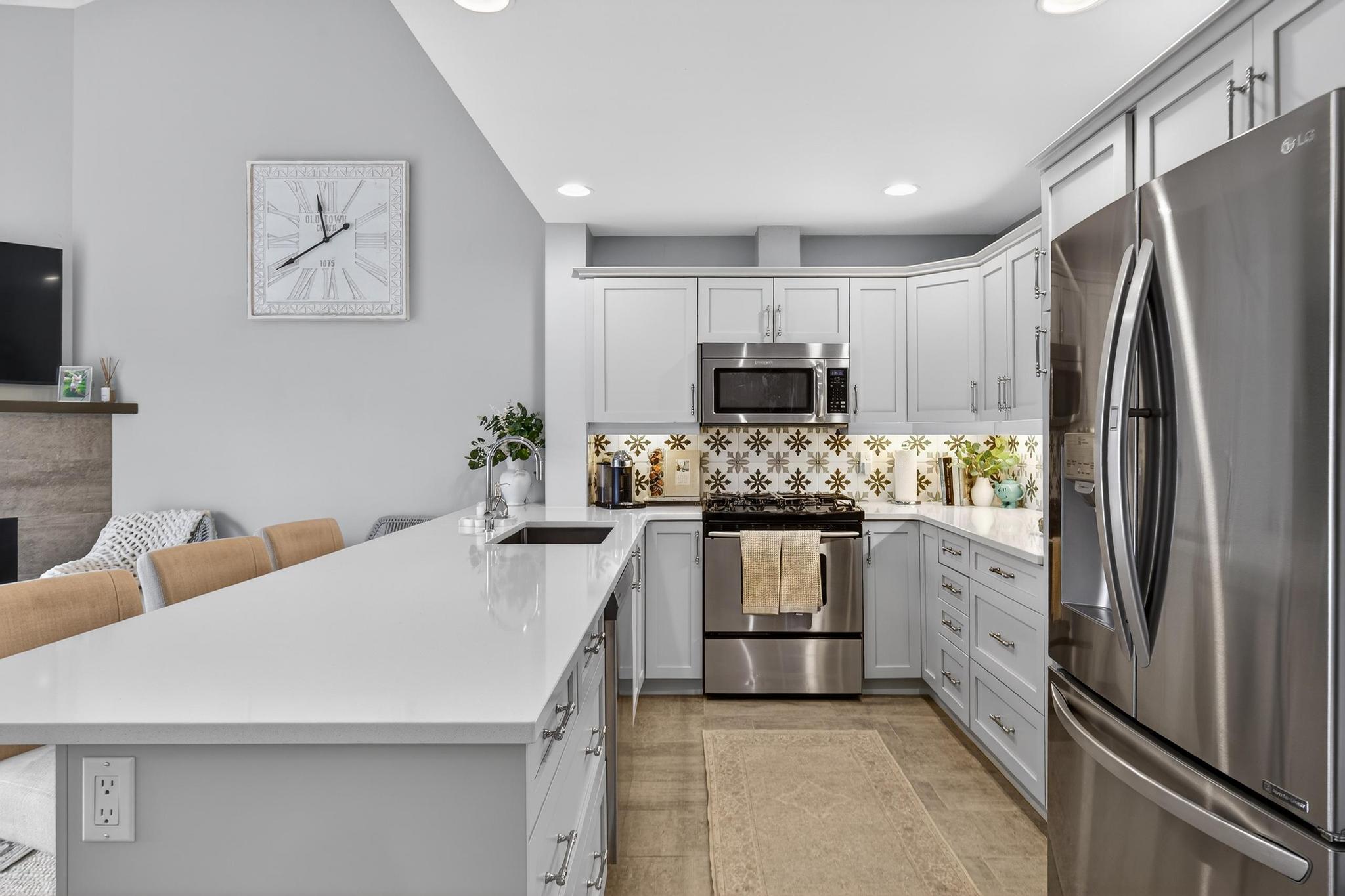 2314  Country Club Dr Kelowna V1V 2A6