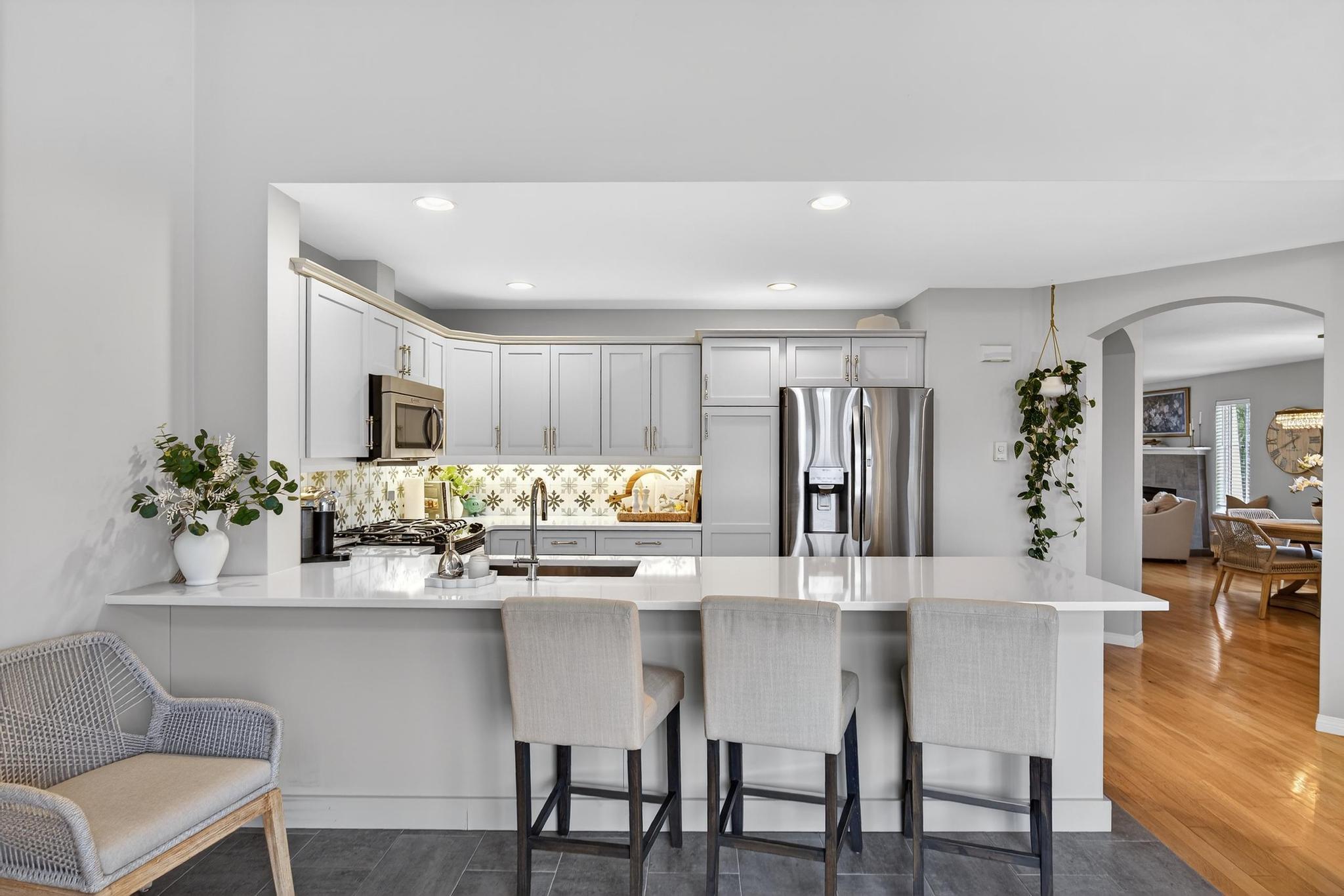 2314  Country Club Dr Kelowna V1V 2A6