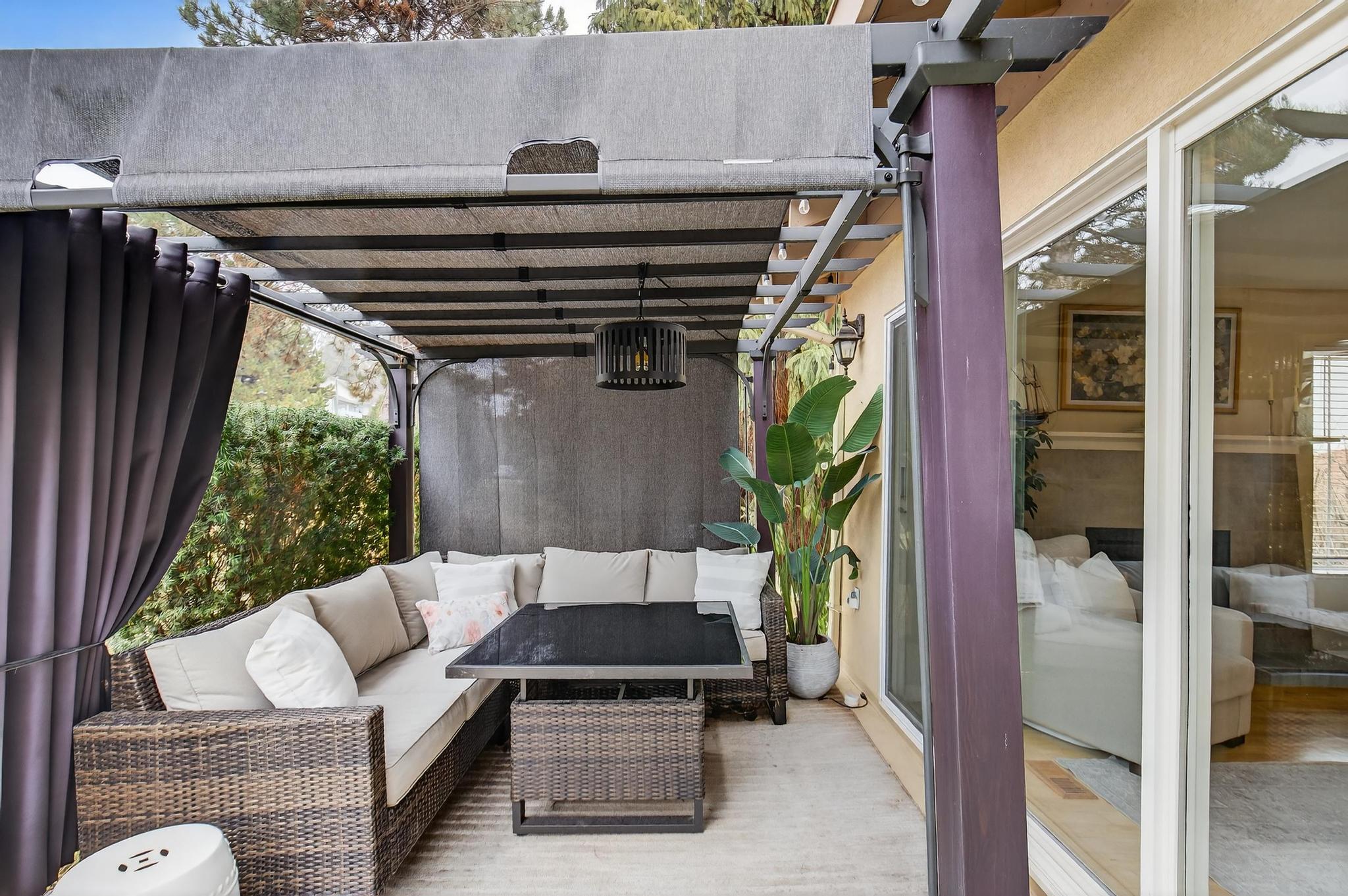 2314  Country Club Dr Kelowna V1V 2A6