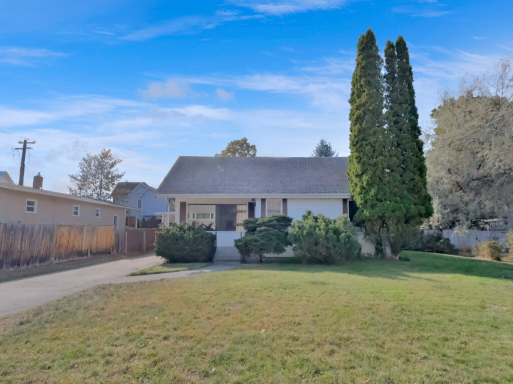 312 Scott Avenue Penticton V2A 2j8