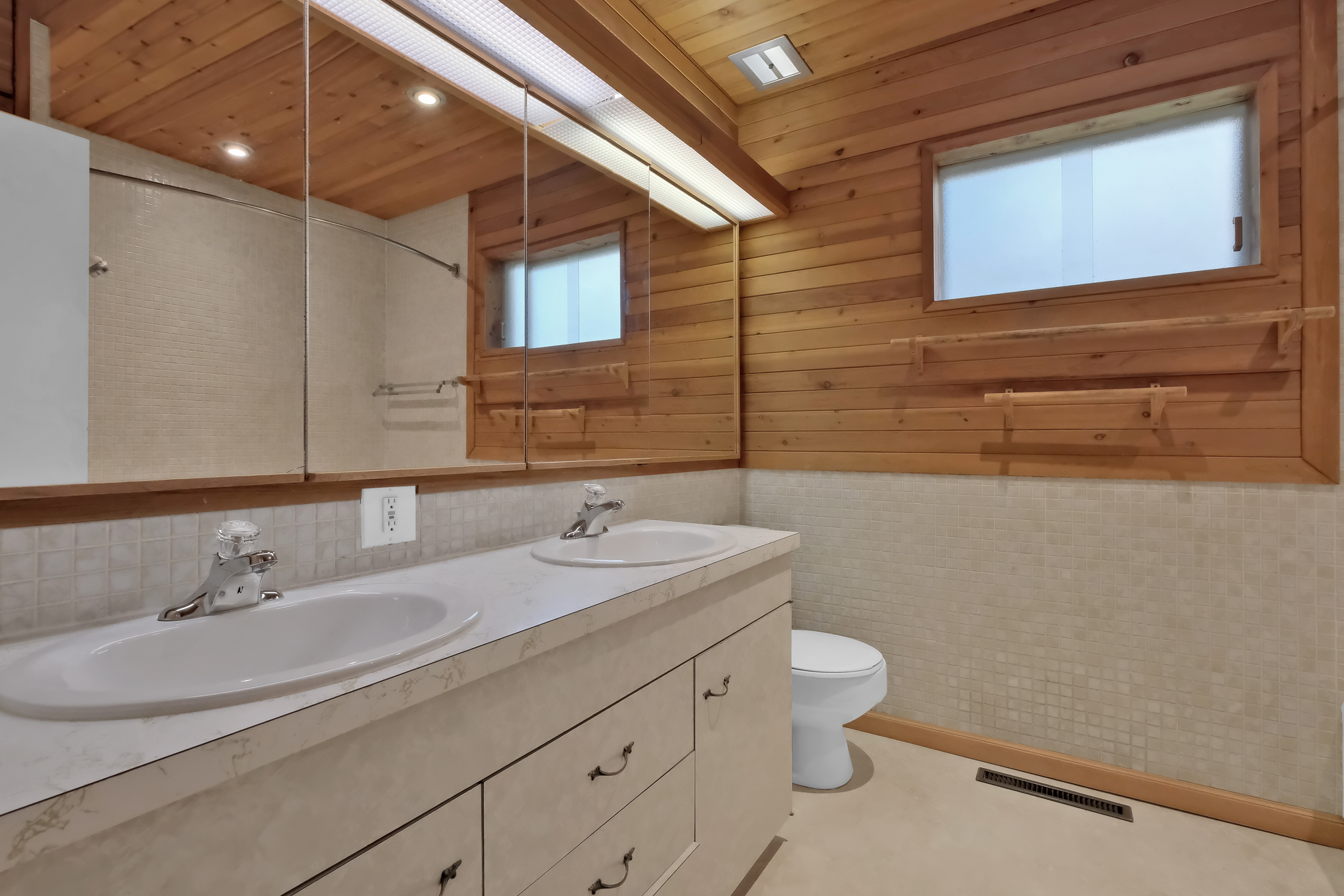 312 Scott Avenue Penticton V2A 2j8
