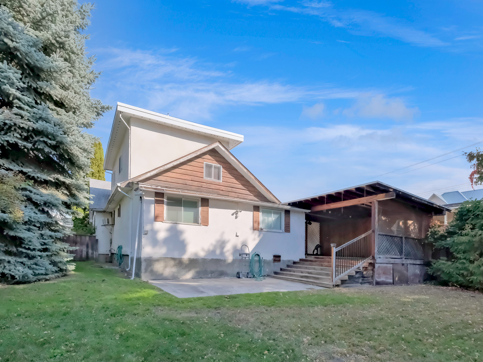 312 Scott Avenue Penticton V2A 2j8
