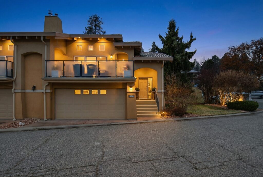 2314  Country Club Dr Kelowna V1V 2A6