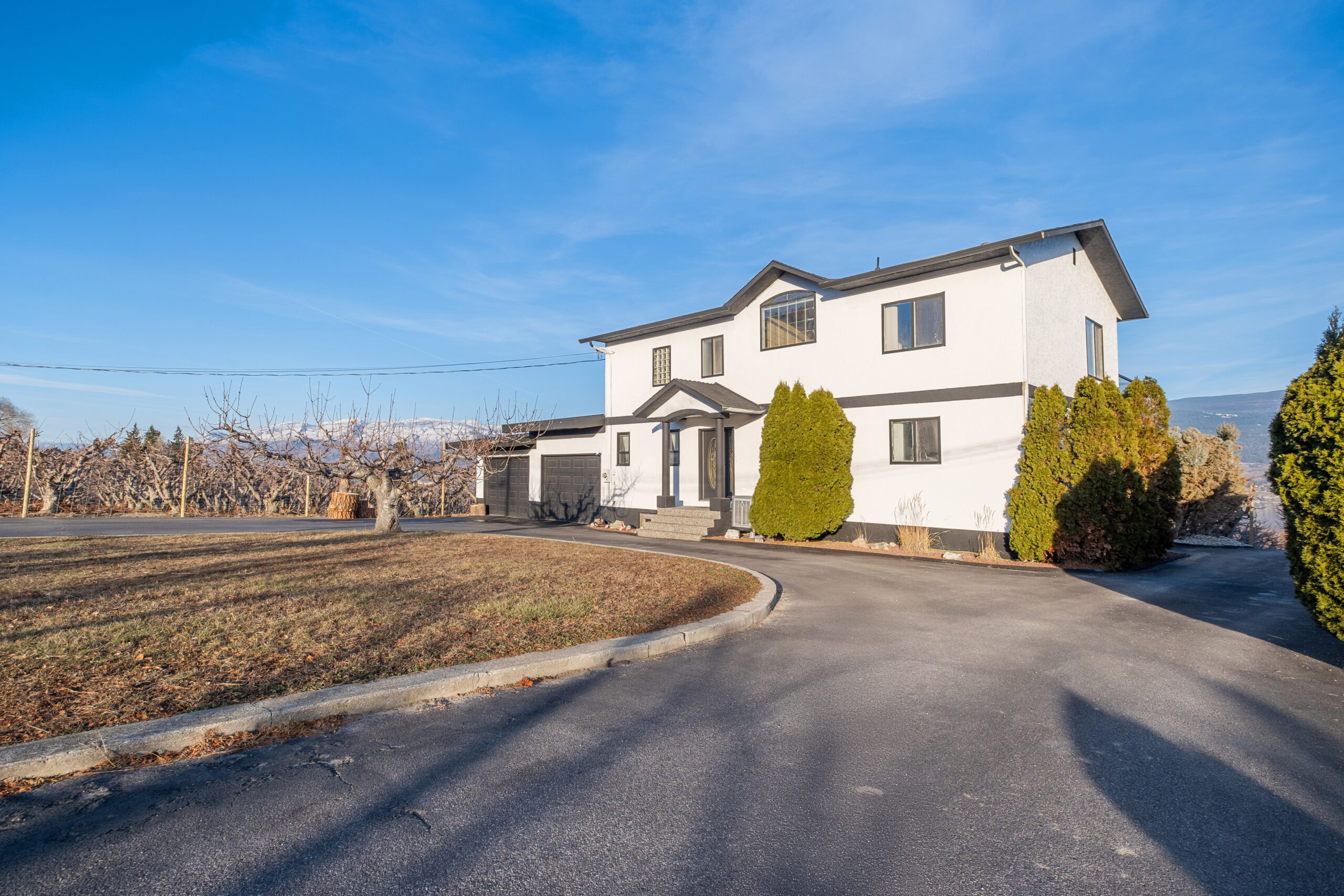 8211 Front Bench Road Summerland V0H 1Z4