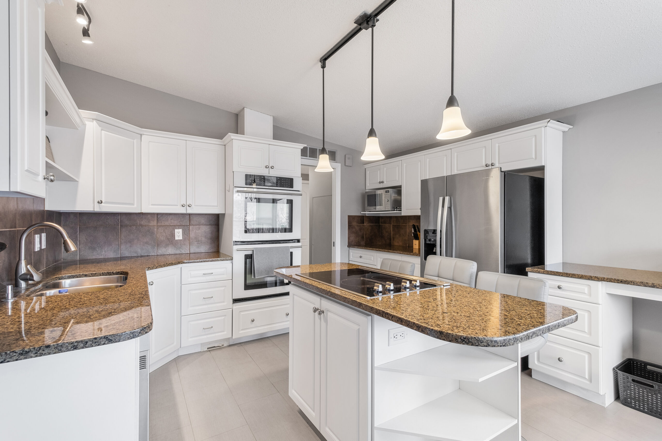 8211 Front Bench Road Summerland V0H 1Z4